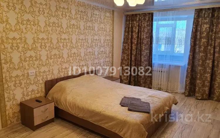 1-комнатная квартира · 35 м² · 3/5 этаж, Хиуаз Доспановой 102/1 — Универмаг, Сити центр за 10 000 ₸ в Уральске, мкр Школьник — фото 2