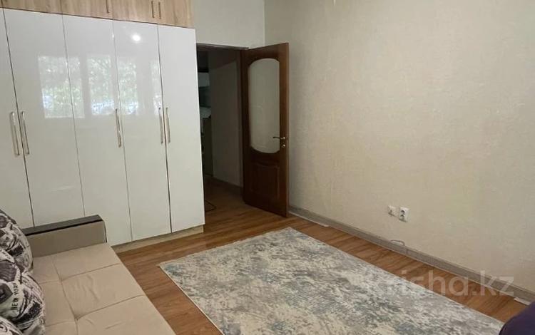 2-бөлмелі пәтер · 64 м² · 1/9 қабат, мкр Мамыр-4, бағасы: 47 млн ₸ в Алматы, Ауэзовский р-н — фото 2