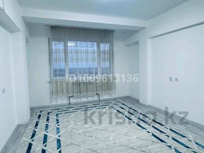 2-комнатная квартира · 67 м² · 5/5 этаж, Мкр Сәулет 13 — Кирова базар 61 мектеп за 100 000 〒 в Таразе