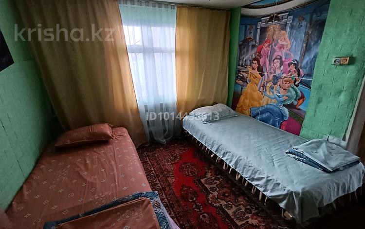 Дом · 4 комнаты · 100 м², Карбая Мусабаева 110 А — Находится возле магазина Куаныш за 50 000 ₸ в Бурабае — фото 2