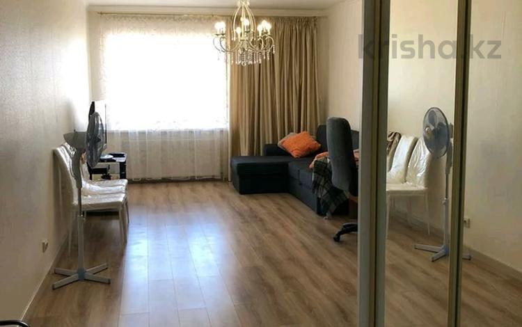 2-бөлмелі пәтер · 75 м² · 9/11 қабат, Туркестан 32, бағасы: 300 000 ₸ в Астане — фото 2