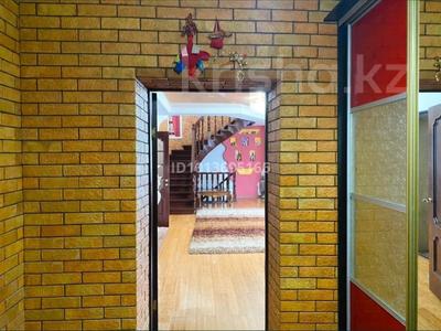 Отдельный дом · 6 комнат · 418 м² · 7 сот., Амандосова 17 за 1.1 млн ₸ в Атырау, мкр Привокзальный-5