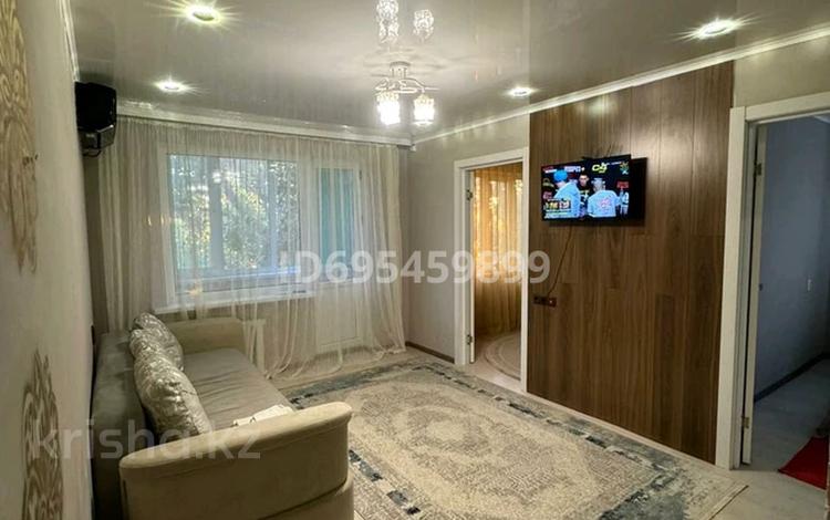 3-комнатная квартира · 72 м² · 2 этаж, Исаева 83/1 — Галактики за 30 000 ₸ в Уральске, мкр Школьник — фото 2