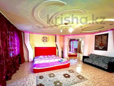 1-комнатная квартира · 42 м² · 5/5 этаж, мкр Новый Город 56 — Нуркена абдирова за 15 000 ₸ в Караганде, Казыбек би р-н