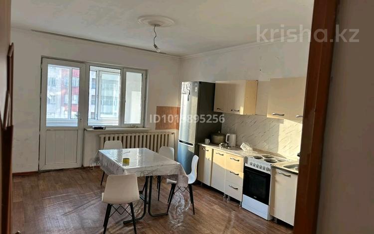 1-комнатная квартира · 74 м² · 7/16 этаж, мкр Шугыла, Жуалы 1 за 200 000 ₸ в Алматы, Наурызбайский р-н — фото 2