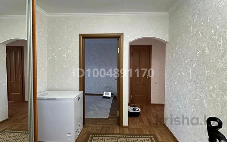 3-комнатная квартира · 70 м² · 4/5 этаж, мкр 8 — Возле Алтая за 26.5 млн ₸ в Актобе — фото 2