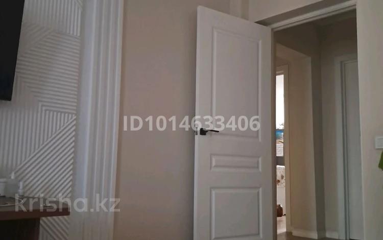 2-комнатная квартира · 60 м² · 6/9 этаж, мкр Мамыр-4 — Спутник молл за 300 000 ₸ в Алматы, Ауэзовский р-н — фото 2
