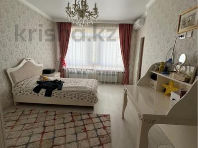 5-комнатная квартира · 210 м² · 3/4 этаж, Санкибай батыра за 60 млн 〒 в Актобе