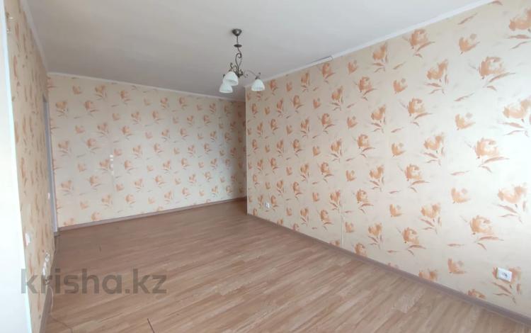 3-бөлмелі пәтер · 56 м² · 2/5 қабат, проспект абая, бағасы: 9.3 млн ₸ в Шахтинске — фото 2