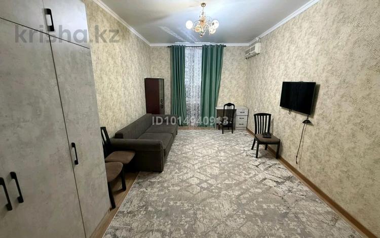 3-бөлмелі пәтер · 90 м² · 3/3 қабат, Абая 117 — Толе би, бағасы: 210 000 ₸ в Таразе — фото 2