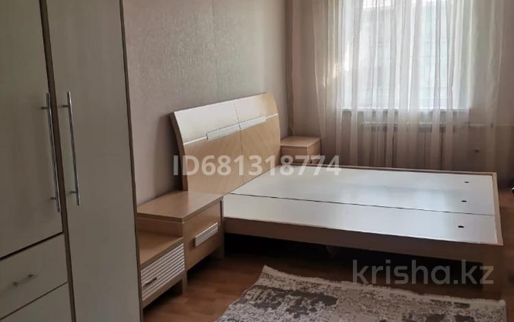 3-комнатная квартира, 60 м², 5/5 этаж помесячно, Айтиева