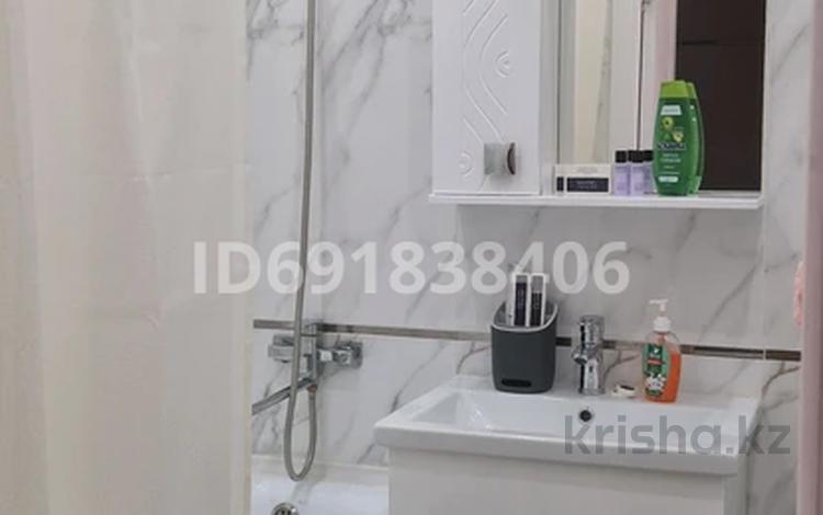 1-комнатная квартира · 48 м² · 11/16 этаж, 17-й мкр за 18 000 ₸ в Актау — фото 3