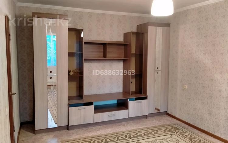 1-комнатная квартира, 29 м², 3/5 этаж помесячно, Старый город 24а — В заде Кинотеатр Локомотив