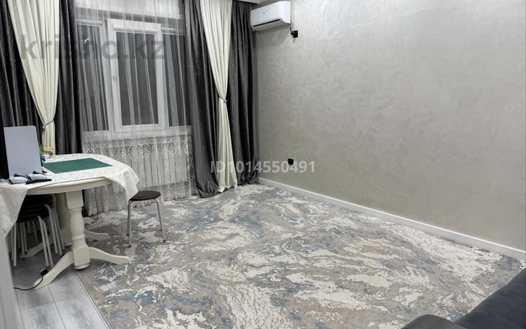 3-комнатная квартира · 65 м² · 6/9 этаж, мкр Аксай-4 83 за 67 млн ₸ в Алматы, Ауэзовский р-н — фото 2