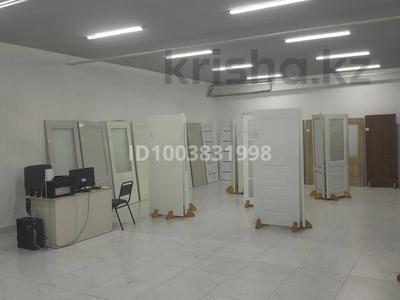 Магазины и бутики, склады, общепит, салоны красоты, фитнес и спорт, медцентры и аптеки, образование, развлечения, конференц-залы, кабинеты и рабочие места, студии · 100 м² за 350 000 〒 в Семее