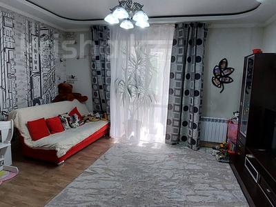 2-комнатная квартира, 64 м², Мустафина 14 за 28.5 млн 〒 в Караганде, Казыбек би р-н