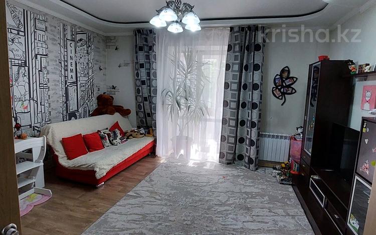 2-комнатная квартира, 64 м², Мустафина 14 за 28.5 млн 〒 в Караганде, Казыбек би р-н — фото 2