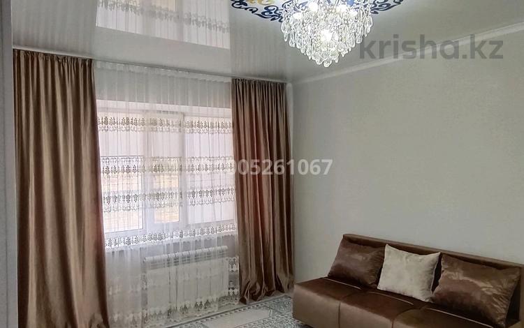 1-комнатная квартира · 42 м² · 2/10 этаж, мкр. Алтын орда, Ораза Татеулы 8 — НИШ, Акбобек школа за 170 000 〒 в Актобе — фото 2