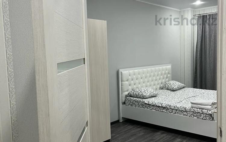 2-комнатная квартира · 50 м² · 14/20 этаж, Шахтёров 52а за 13 000 ₸ в Караганде, Казыбек би р-н — фото 2