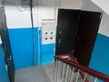 2-бөлмелі пәтер · 48.2 м² · 3/5 қабат, 4 а 1 а 54 — Продаётся просторная и тёплая 2-комнатная квартира в отличном районе в Старом городе. -Большие комнаты, удобная планировка -Пластиковые окна, новая сантехника, счётчики -Пол линолеум -Балкон/трубы пластиковые -Остаются встроенный кухонный гарнитур и титан на 80 л. -Чистый и ухоженный подъезд, тихий двор -Окна выходят на 2 стороны -Рядом школа, магазины, остановки и вся необходимая инфраструктура Квартира очень тёплая зимой, комфортная и уютная. Без долгов и обременений., бағасы: 6.7 млн ₸ в Темиртау — фото 12