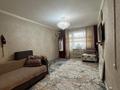 2-бөлмелі пәтер · 48.2 м² · 3/5 қабат, 4 а 1 а 54 — Продаётся просторная и тёплая 2-комнатная квартира в отличном районе в Старом городе. -Большие комнаты, удобная планировка -Пластиковые окна, новая сантехника, счётчики -Пол линолеум -Балкон/трубы пластиковые -Остаются встроенный кухонный гарнитур и титан на 80 л. -Чистый и ухоженный подъезд, тихий двор -Окна выходят на 2 стороны -Рядом школа, магазины, остановки и вся необходимая инфраструктура Квартира очень тёплая зимой, комфортная и уютная. Без долгов и обременений., бағасы: 6.7 млн ₸ в Темиртау — фото 2