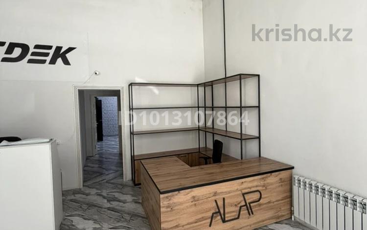 Офисы, магазины и бутики, склады, кабинеты и рабочие места · 40 м² за 350 000 ₸ в Астане, Нура р-н — фото 7