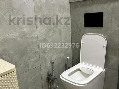 2-комнатная квартира · 78 м² · 10/10 этаж, мкр Юго-Восток, Дюсембекова 83/2 — Возле хоккейной арены за 290 000 ₸ в Караганде, Казыбек би р-н