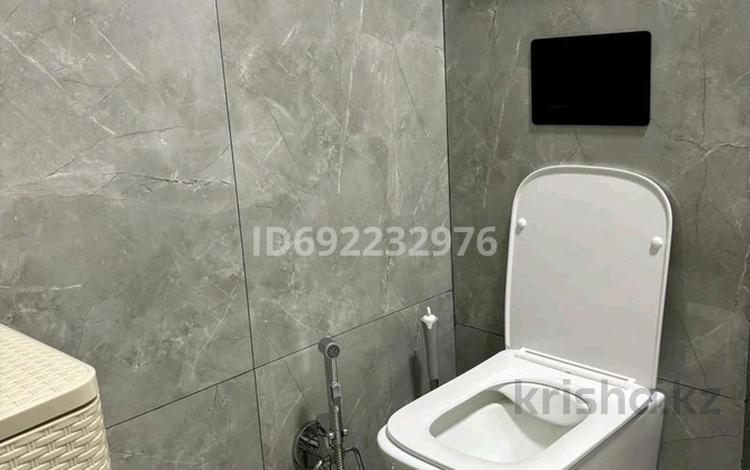 2-комнатная квартира · 78 м² · 10/10 этаж, мкр Юго-Восток, Дюсембекова 83/2 — Возле хоккейной арены за 290 000 ₸ в Караганде, Казыбек би р-н — фото 24