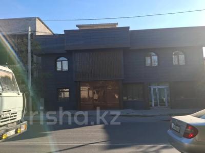 Отдельный дом · 7 комнат · 345 м² · 5.37 сот., улица Акназар хан 6 за ~ 63.7 млн ₸ в Шымкенте, Енбекшинский р-н