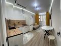 3-комнатная квартира · 100 м² · 1/9 этаж, Молдавская — 2 кровати , 2 дивана , кондиционер за 30 000 ₸ в Уральске — фото 2