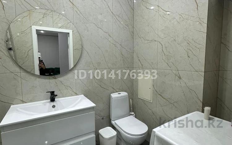 2-бөлмелі пәтер · 64 м² · 6/10 қабат, Юго-Восток ш/а. 3/3, бағасы: 15 000 ₸ в Караганде, Казыбек би р-н — фото 2