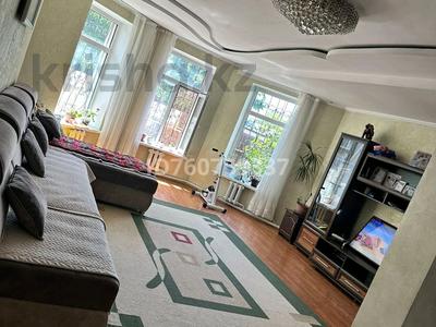 Отдельный дом · 8 комнат · 216.4 м² · 14 сот., Хамитова 21 за 85 млн ₸ в Кызыл ту-4