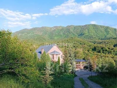 Дом · 4 комнаты · 200 м², Сегизбаева 13 за 100 000 〒 в 