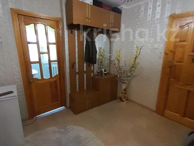 2-комнатная квартира · 54 м² · 4/5 этаж, мкр 4 4к за 19 млн 〒 в Уральске