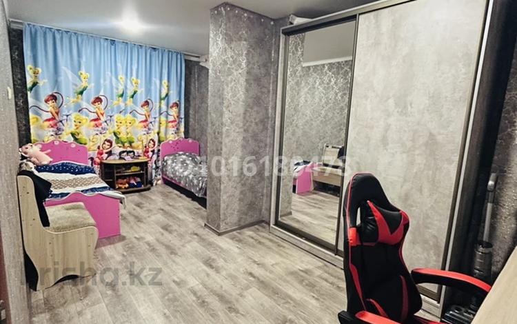 3-комнатная квартира · 65.1 м² · 1/5 этаж, Камзина 20 за 15.5 млн ₸ в Аксу — фото 2