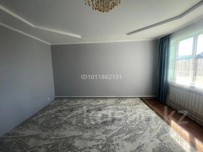 Үйдің бір бөлігі · 4 бөлме · 95 м² · 4 сот., ул. Тауке-хан 90, бағасы: 18 млн ₸ в Уральске, мкр Школьник
