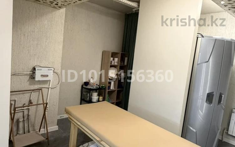Салоны красоты, кабинеты и рабочие места · 27 м² за 300 000 ₸ в Алматы, Бостандыкский р-н — фото 2