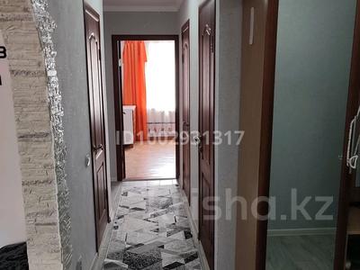 3-комнатная квартира · 64 м² · 1/2 этаж, Мкр 3 за 27 млн 〒 в Есик