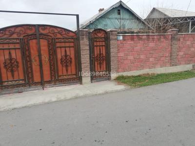 Отдельный дом · 3 комнаты · 100 м² · 6 сот., 2 й переулок Акылбекова 115 за 90 000 〒 в Таразе