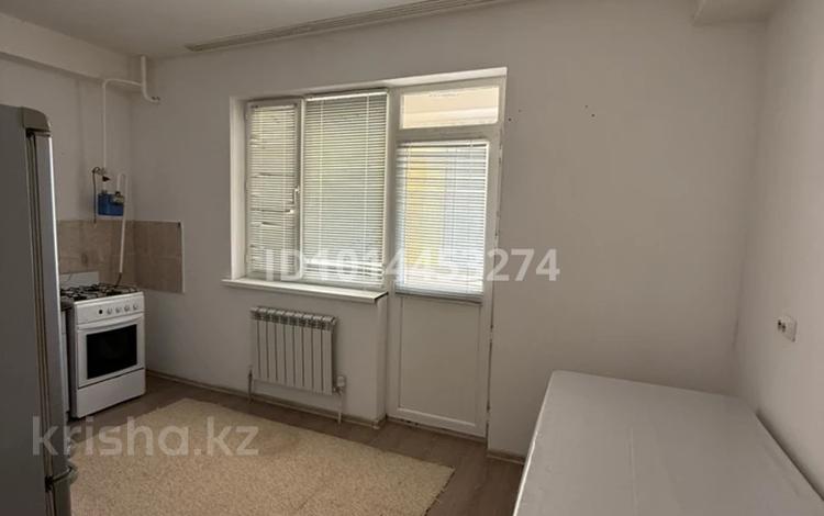 1-комнатная квартира · 45.3 м² · 1/9 этаж, мкр Береке, 37 — Береке за 140 000 ₸ в Атырау — фото 2