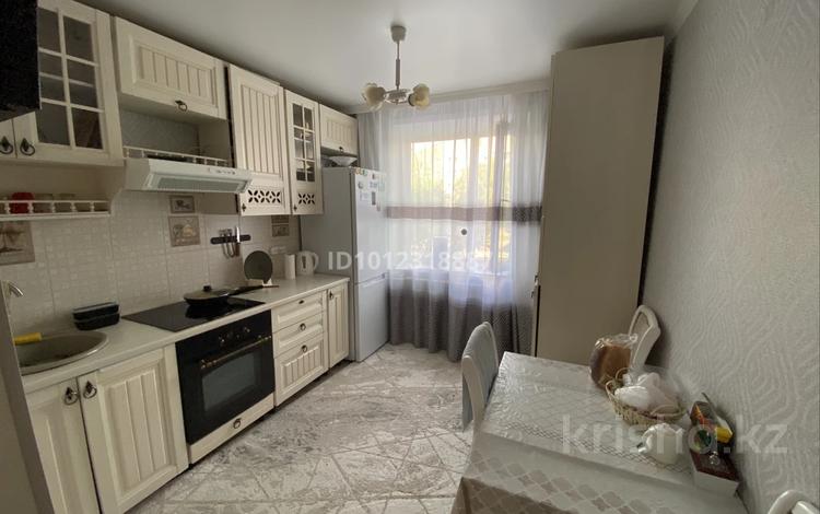 3-комнатная квартира · 64 м² · 2/9 этаж, Жилой р-н Юго-Восток 30 за 26.7 млн ₸ в Караганде — фото 10
