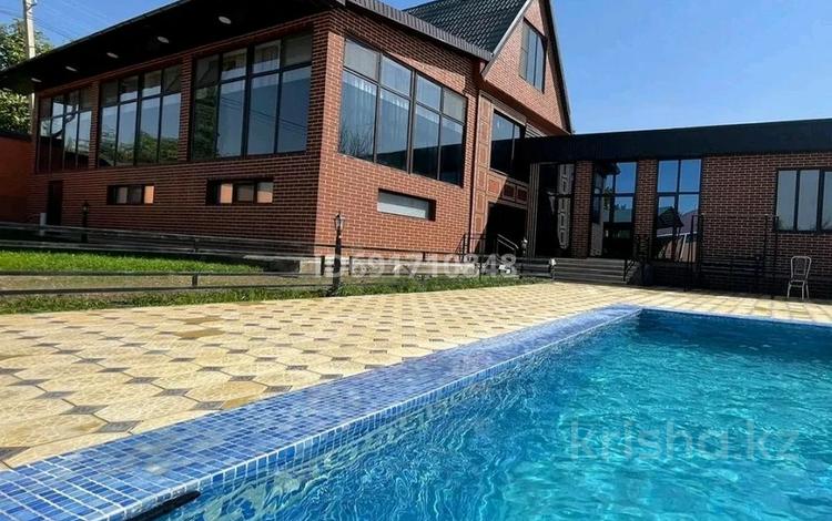 Дача · 8 комнат · 470 м², Бургулюк за 100 000 〒 — фото 23