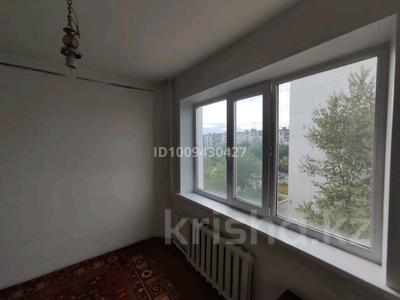 4-бөлмелі пәтер · 61 м² · 4/5 қабат, Камзина 11, бағасы: 9.5 млн ₸ в Аксу