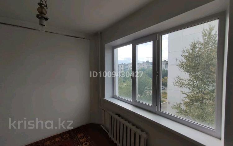 4-комнатная квартира · 61 м² · 4/5 этаж, Камзина 11 за 9.5 млн ₸ в Аксу — фото 2