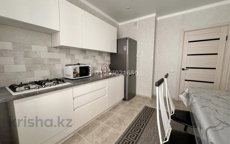 2-комнатная квартира · 54.2 м² · 6/9 этаж, Абая 244 за 30 млн ₸ в Уральске — фото 25