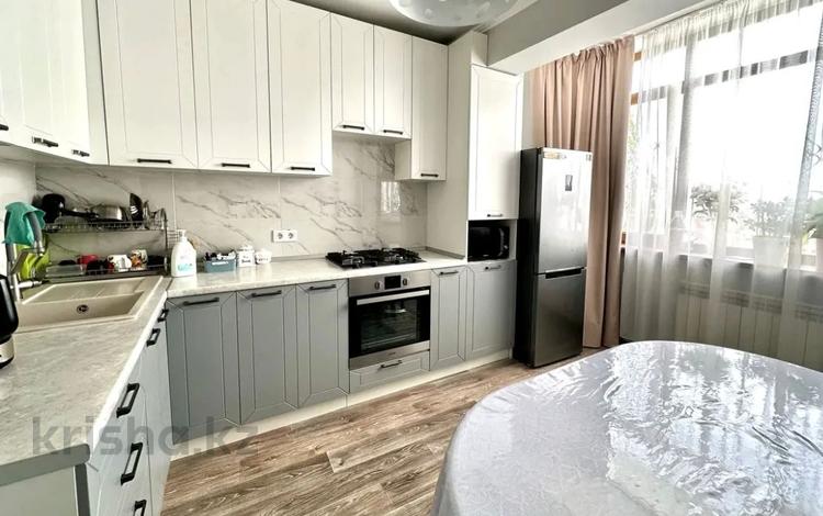 3-комнатная квартира · 81 м² · 6/9 этаж, мкр Мамыр-7 — Шаляпина за 55 млн 〒 в Алматы, Ауэзовский р-н — фото 2