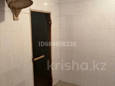 Отдельный дом · 1 комната · 120 м², мкр 12, Макатаева 32 — Богенбай батыра-Макатаева за 100 000 〒 в Актобе