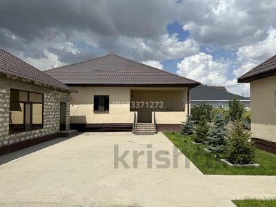 Жеке үй • 6 бөлмелер • 310 м² • 9 сот., мкр Самал, Адгама Каримова 7, бағасы: 85 млн 〒 в Атырау, мкр Самал