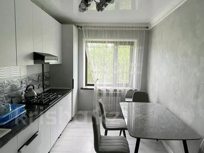 3-комнатная квартира, 95 м², 3/5 этаж помесячно, Ташенова за 300 000 〒 в Шымкенте