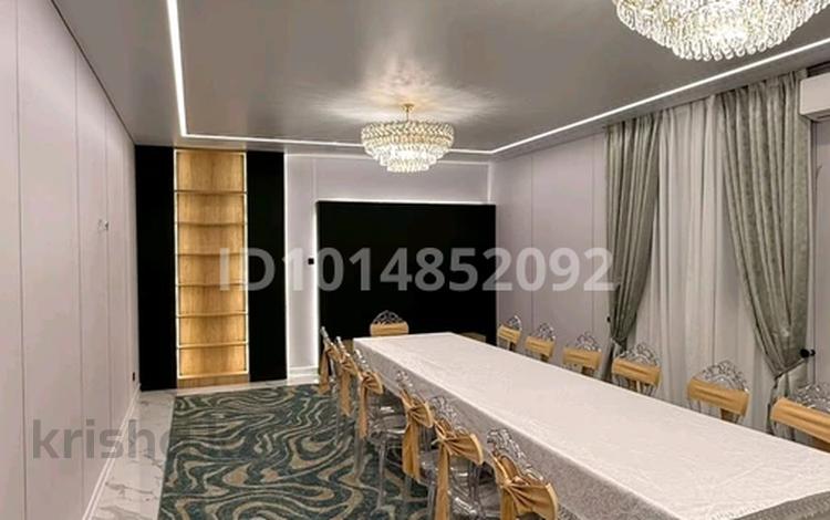 Дом · 4 комнаты · 400 м², Аркайым 5 — Пересечение Б.Момышулы/Толебаева за 200 000 ₸ в Астане, Алматы р-н — фото 2